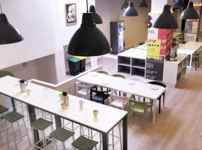 Hola Hostal Eixample - Hostel