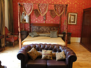 Opulence Boutique Hotel