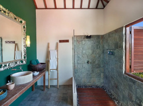 PinkCoco Uluwatu - Constant Surprises & for Cool Adults Only