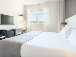 Отель Ilunion Bilbao