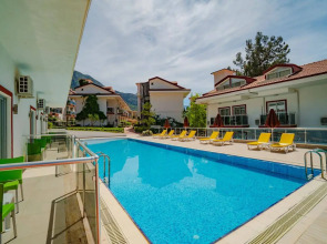 Sunshine Holiday Resort