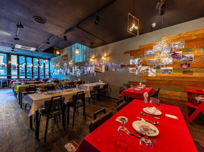 Friendly DH Naissance Hotel by Mindrum Group