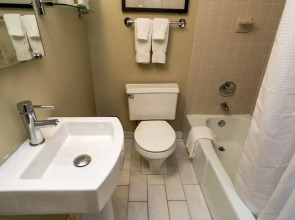 Inn of Chicago Magnificent Mile