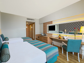 Sherwood Exclusive Lara