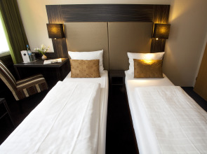 Ayun by Centro Deluxe