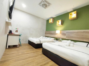 Smile Hotel Danau Kota