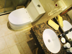 GreenTree Inn Qingdao Development District SDUST Express Hotel