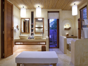 High Season Pool Villa & Spa