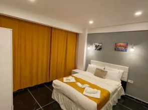 Happy Dreams Apart Hotel