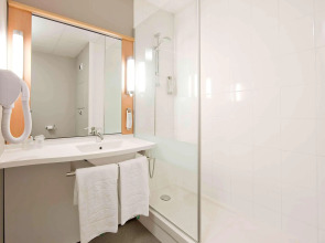 ibis Paris Pantin Eglise