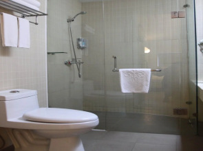 FX Inn Shanghai North Bund