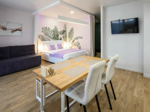 Абри Люкс на Революции, 24