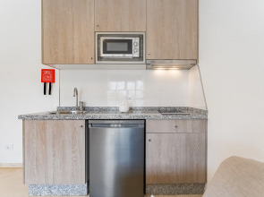 Klayman Olivina Aparthotel