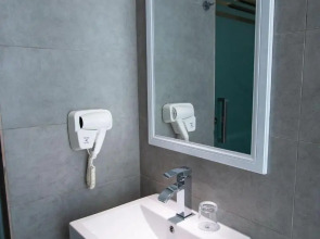 Отель 99 Sepang Klia