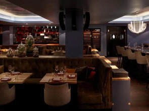 Roomers Frankfurt Central, Autograph Collection