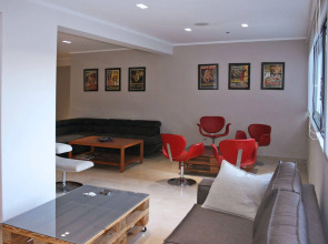 Отель Amphitryon City