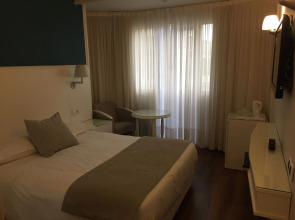 Las Rocas Playa Hotel