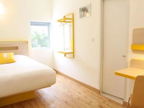 Bloomrooms @ Link Road