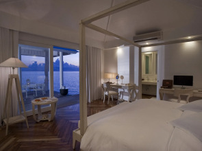 Diamonds Athuruga Maldives Resort & Spa