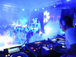 Robinson Camyuva - Adults only