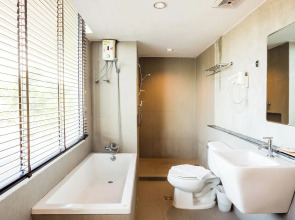 B2 Sea View Pattaya Boutique & Budget Hotel