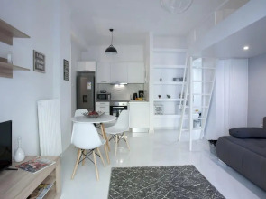 Victoria Square, Cozy and Stylish Apartment