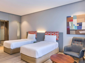 Port Fiesta Park Hotel