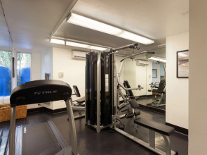 Ramada Plaza by Wyndham West Hollywood Hotel & Suites