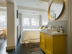 CoHo Apartment Suites