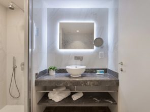 115 The Strand Hotel by NEU Collective