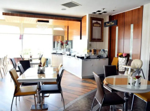 Grand Business Hotel