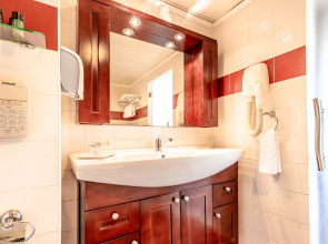 Jerusalem Gate Hotel