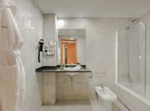 Отель Сatalonia Barcelona Beach