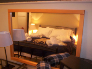 The New Yorkers Hotel