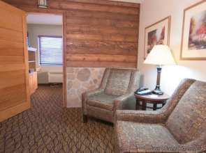 Grand Canyon Hotel & Suites
