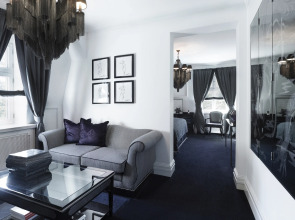 Schlosshotel Berlin By Patrick Hellmann