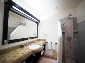 Borjs Hotel Suites & Spa