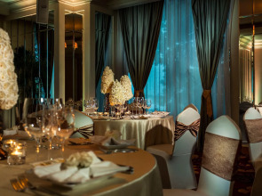 Renaissance Riverside Hotel Saigon