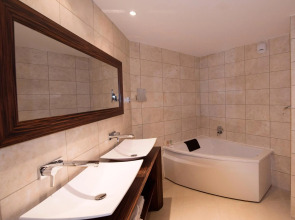 Best Western Premier Le Patio des Artistes