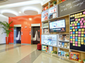 Red Planet Manila Aseana City