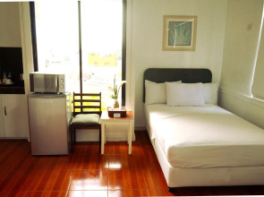 Makati Riverside Inn