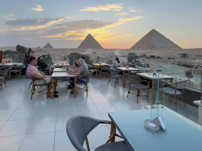 Giza Pyramids View Inn