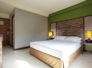 Rambuttri Village Inn & Plaza