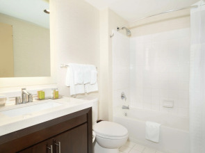 DoubleTree Resort & Spa by Hilton Ocean Point-N. Miami Beach