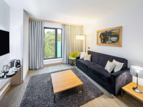 Отель Occidental Praha Five