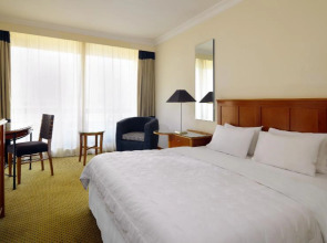 Le Meridien Pyramids Hotel & Spa