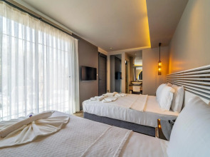 S3 Seahorse Beach Club & Hotel