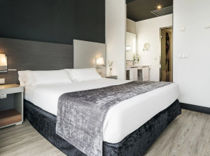 Отель ILUNION Atrium