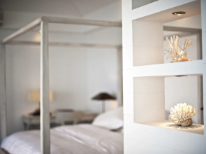 Diamonds Athuruga Maldives Resort & Spa