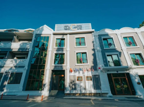 Ener Old Castle Resort Hotel